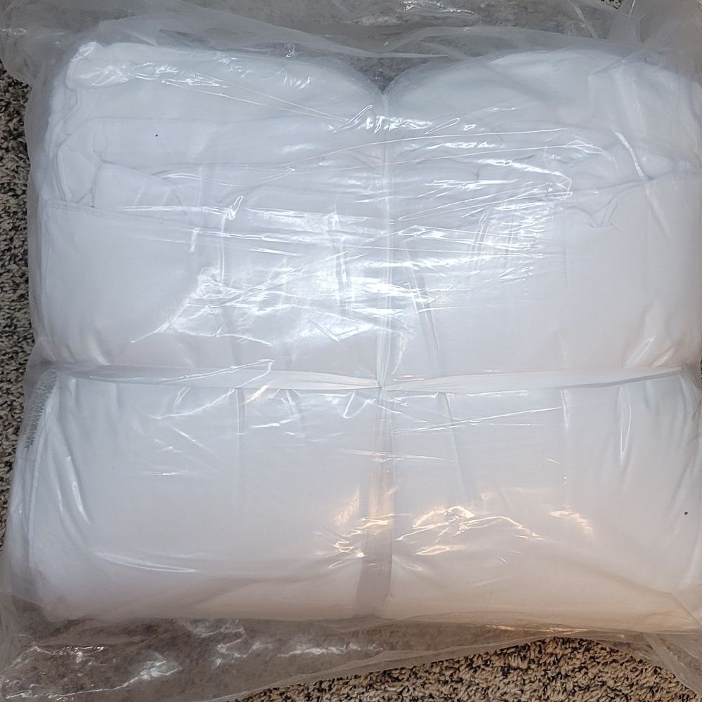 Luxurious White Comforter Set